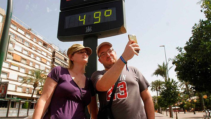 Telediario 1 - España sigue en alerta por la ola de calor
