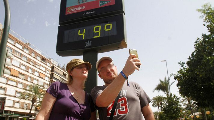 El tiempo - Temperaturas significativamente altas en la mayor parte del interior peninsular y Baleares, especialmente en Extremadura y Andalucía, donde se podrán superar los 42 grados en algunas zonas