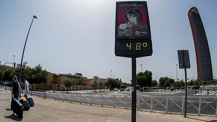 Telediario 1 - La ola de calor toca techo con alerta roja en Badajoz, Cáceres, Ourense y Pontevedra