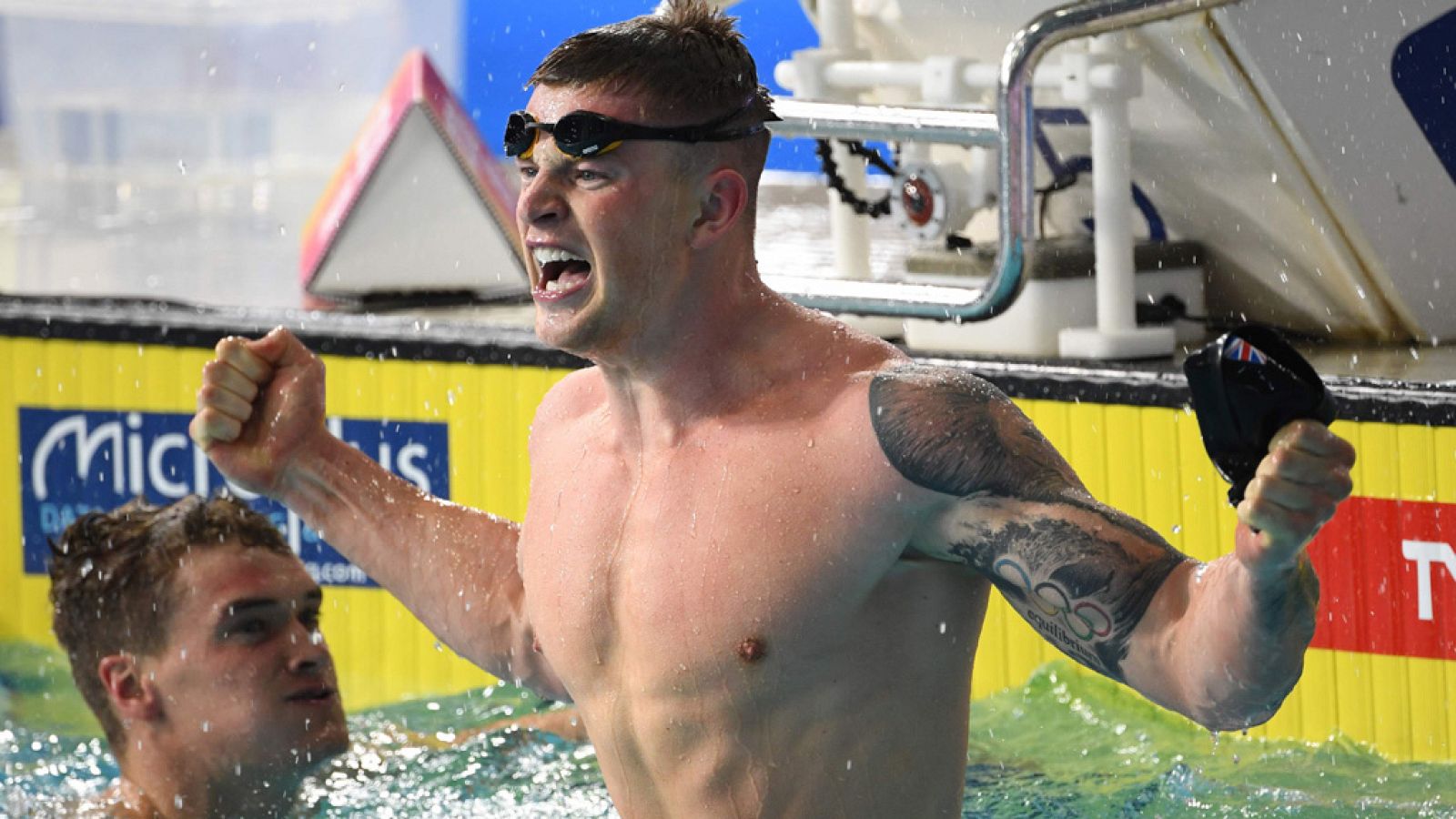 Adam Peaty firma otro récord  del mundo en los 100 braza con el oro europeo | Ver