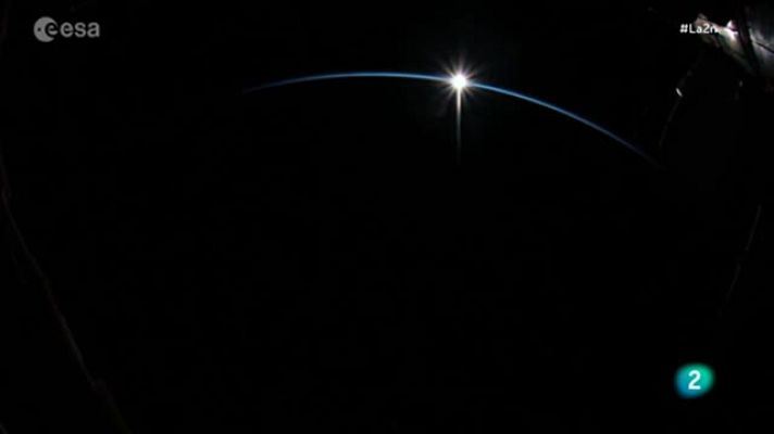 La 2 Noticias - Amanecer en el espacio
