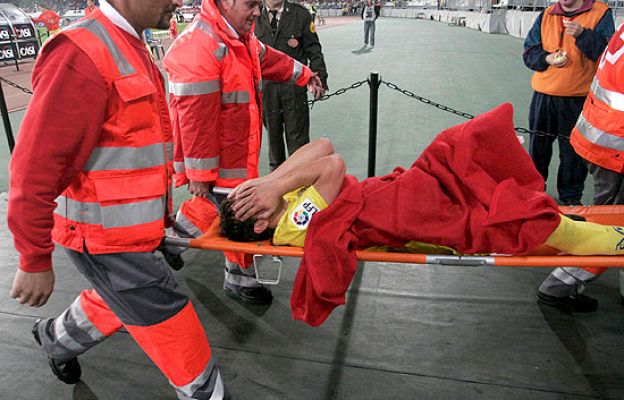  - Cazorla se rompe el peroné