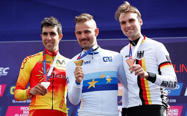  - European Championships: Castroviejo recibe la medalla de plata de la contrarreloj