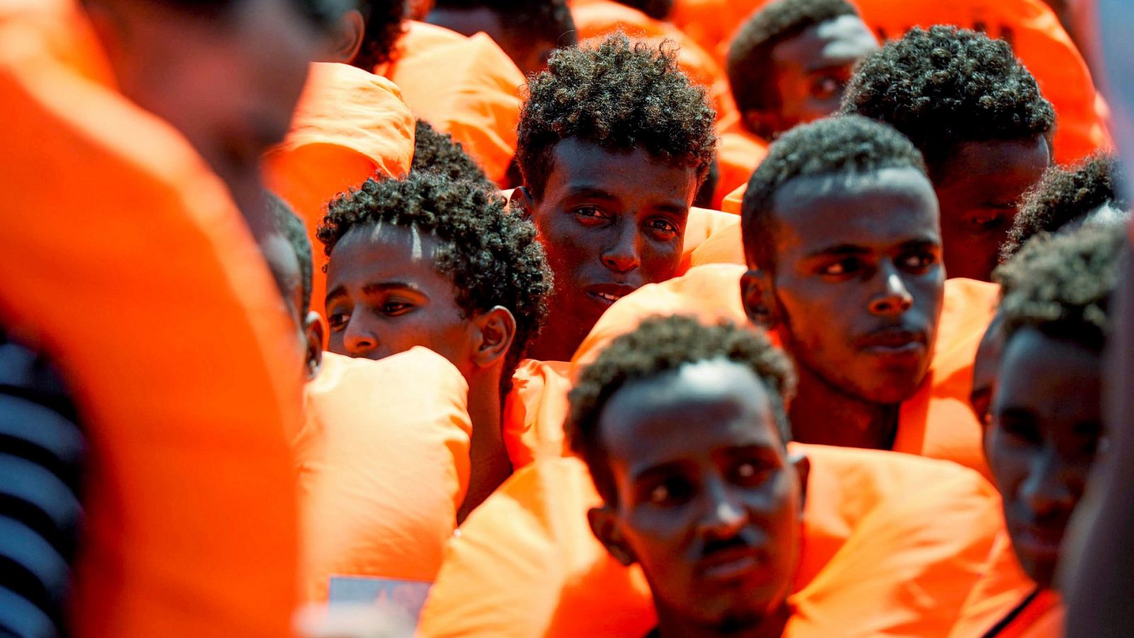 El Aquarius solicita un puerto seguro para desembarcar a 141 migrantes