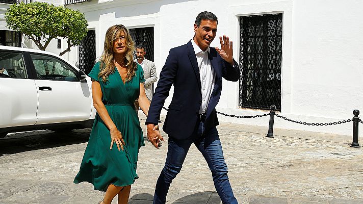 Telediario 1 - Pitidos a la llegada de Pedro Sánchez a Sanlúcar de Barramed