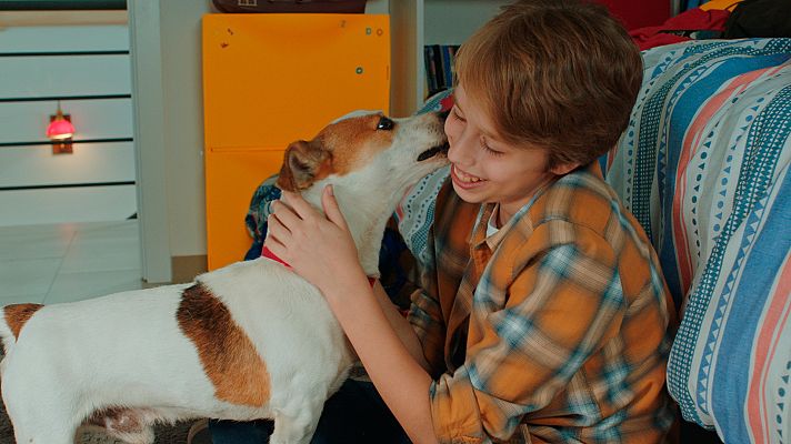 Sabuesos - Raúl, triste por la ausencia de su padre