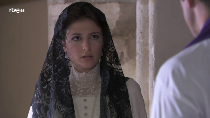 Acacias 38 - Lucía se confiesa con el nuevo cura