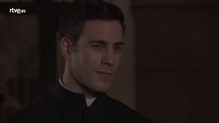 Acacias 38 - Telmo quiere investigar la misteriosa cruz de Lucía