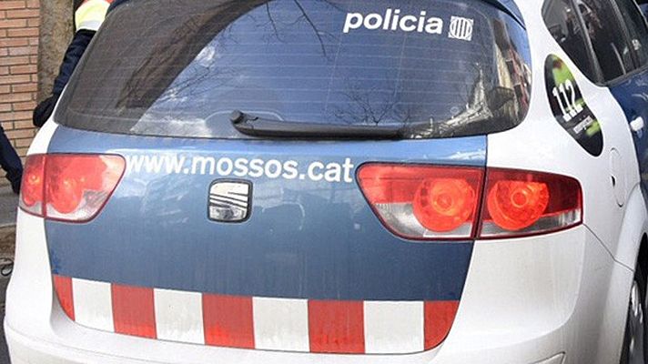 Telediario 1 - Los Mossos identifican a 14 personas que planeaban retirar símbolos independentistas de las calles