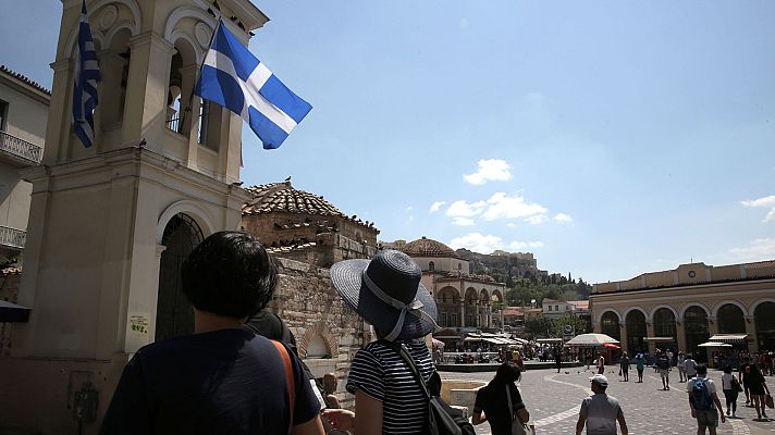 Telediario 1 - Grecia deja atrás el rescate financiero pero Bruselas continuará supervisando sus cuentas