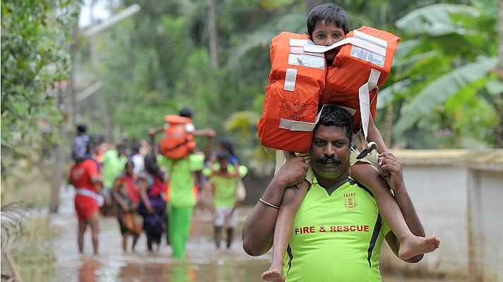 Telediario 1 - Más de 400 muertos en las inundaciones en India