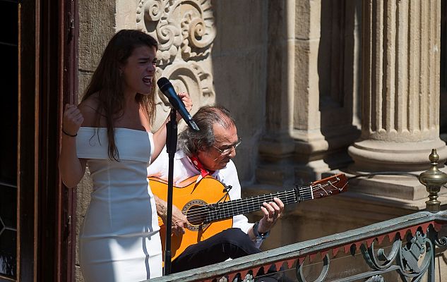 Telediario 1 - Amaia inagura el festival 'Flamenco on fire' de Pamplona