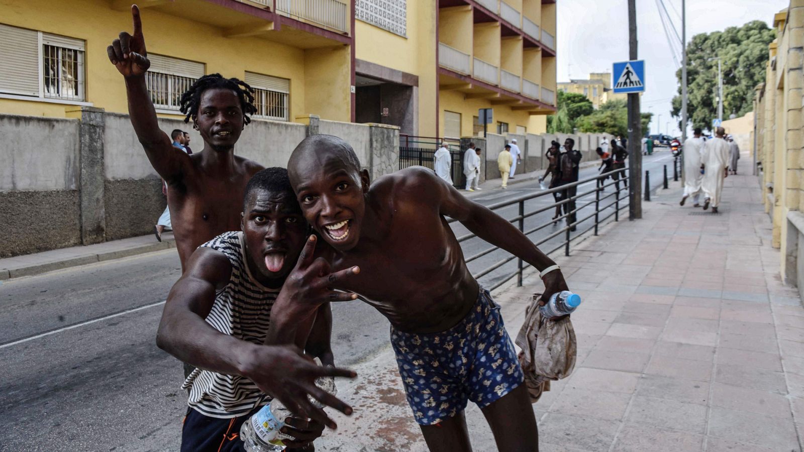 El Gobierno justifica la expulsión de migrantes por la violencia contra los agentes