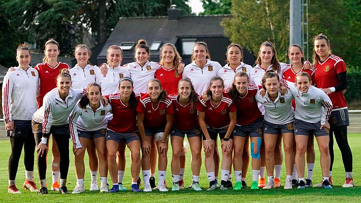 Telediario 1 - La sub-20 femenina, una piña dentro y fuera del vestuario