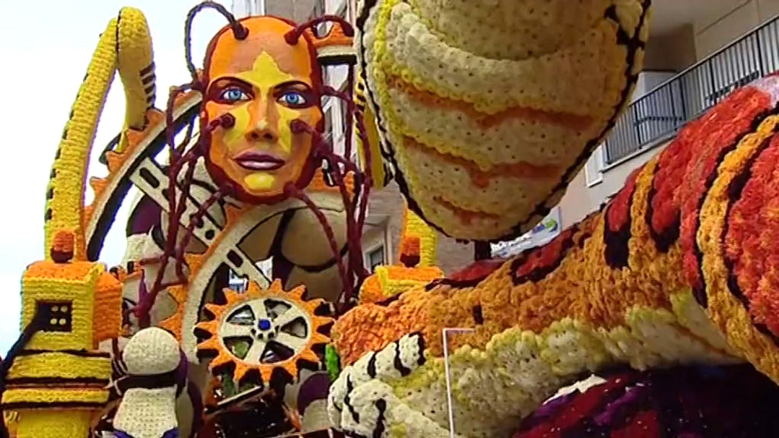 Laredo celebra la tradicional Batalla de Flores