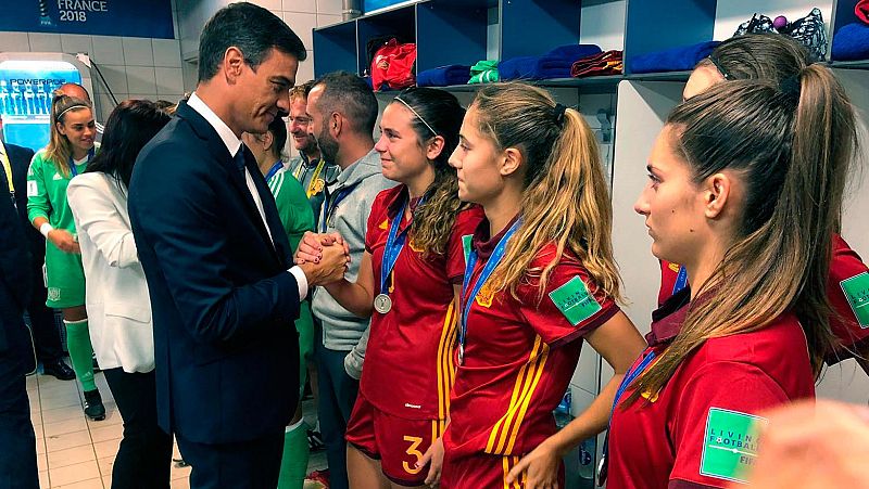 Pedro Sanchez: "Tenéis que sentiros orgullosas"