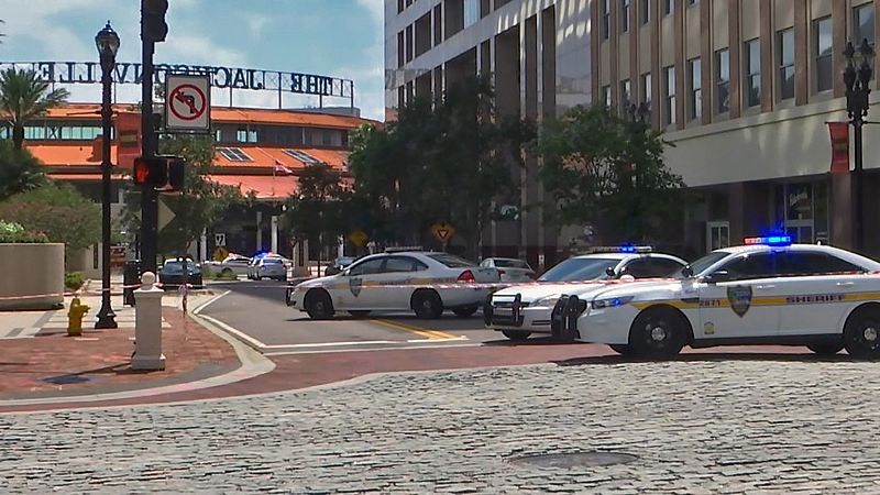 Varios muertos en un tiroteo en un centro comercial de Jacksonville, Florida
