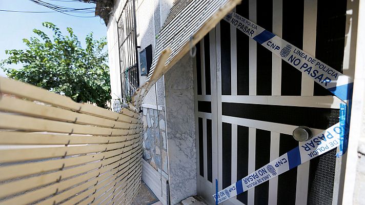 Telediario 1 - Detenido un hombre como presunto autor de la muerte de su pareja, por estrangulamiento, en Orihuela (Alicante)