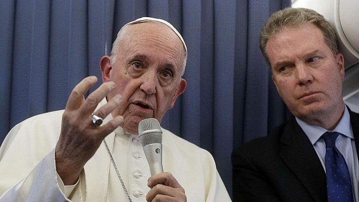 Telediario 1 - El Vaticano matiza al papa sobre la homosexualidad