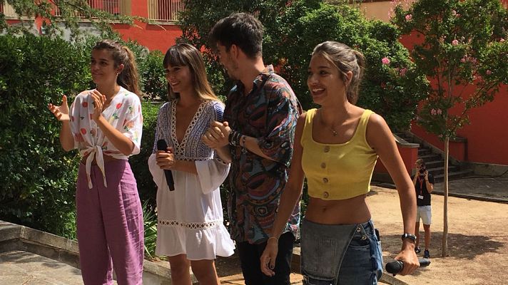 Telediario 1 - Aitana, Amaia, Ana Guerra y Roi visitan el último casting