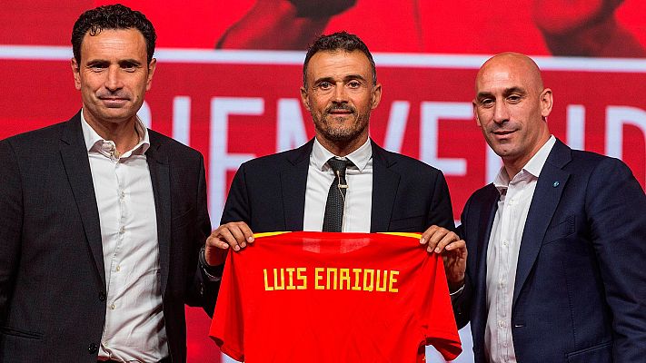 Telediario 1 - Luis Enrique prepara novedades para su primera convocatoria con la Roja