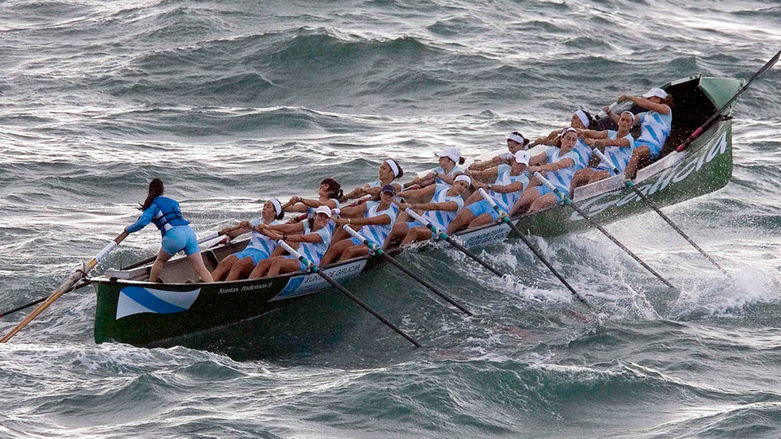 Igualdad en premios en las traineras de 'La Concha' | Ver