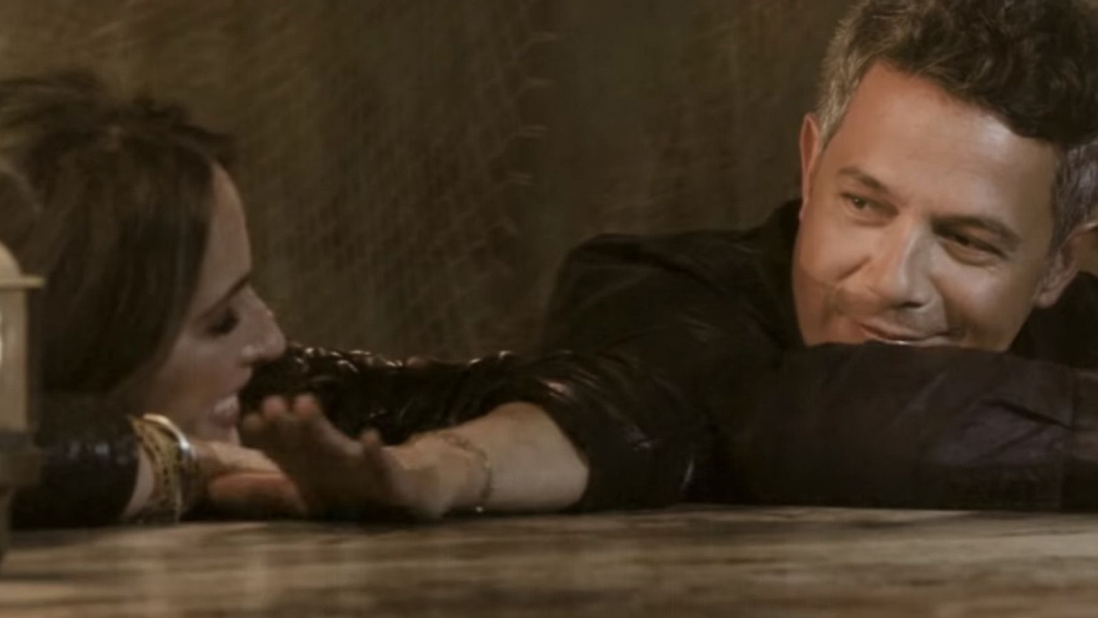 Corazón - Malú y Alejandro Sanz unen sus voces por Paco de Lucía