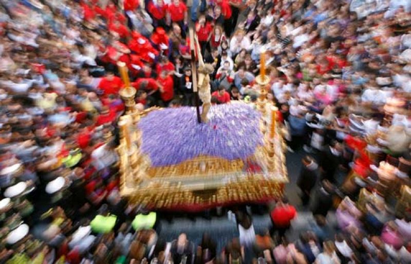 Sale el Cristo de los Gitanos | Ver