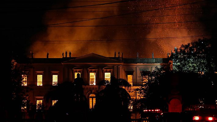 Telediario 1 - Un incendio destroza el Museo Nacional de Río de Janeiro, el más antiguo de Brasil