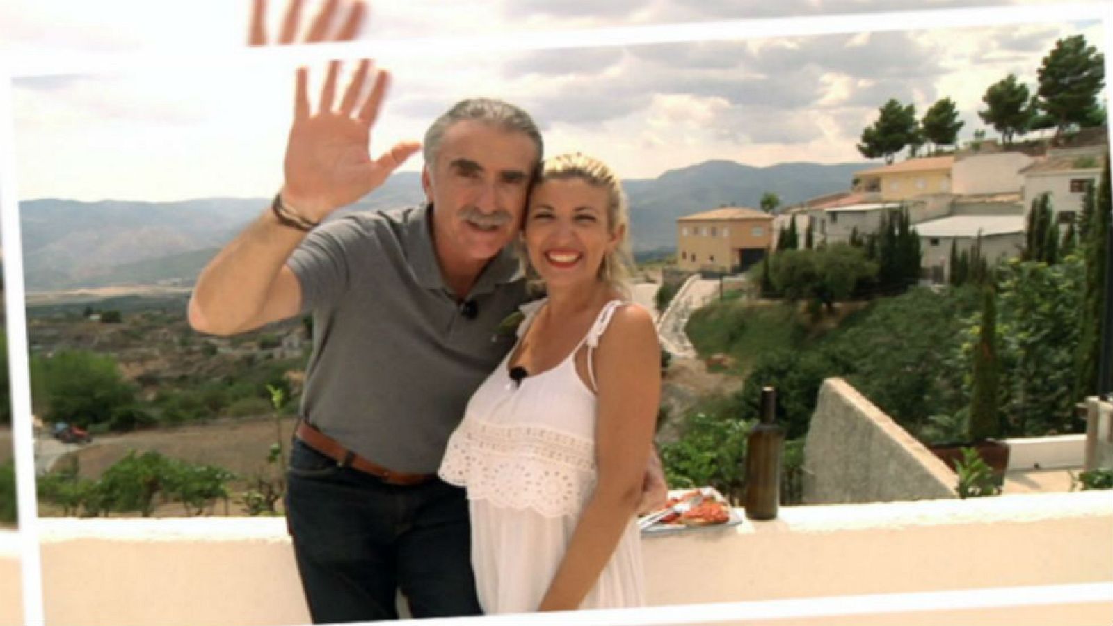 Juan y Medio, Terrícola de Honor