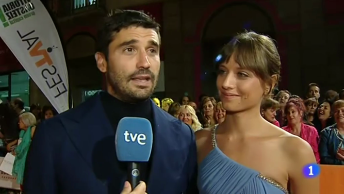 El Continental - Michelle Jenner y Álex García en la Alfombra Naranja
