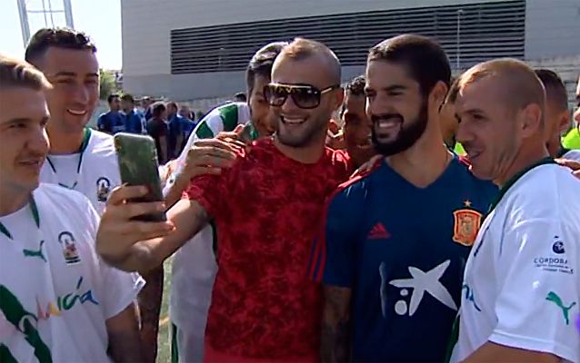 Telediario 1 - Isco y Aspas apadrinan una final muy especial
