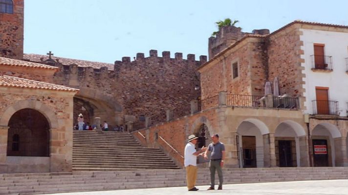 Aquí la Tierra - Cáceres desde la óptica de Peridis