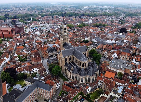 Paraísos cercanos - Flandes, el león de oro