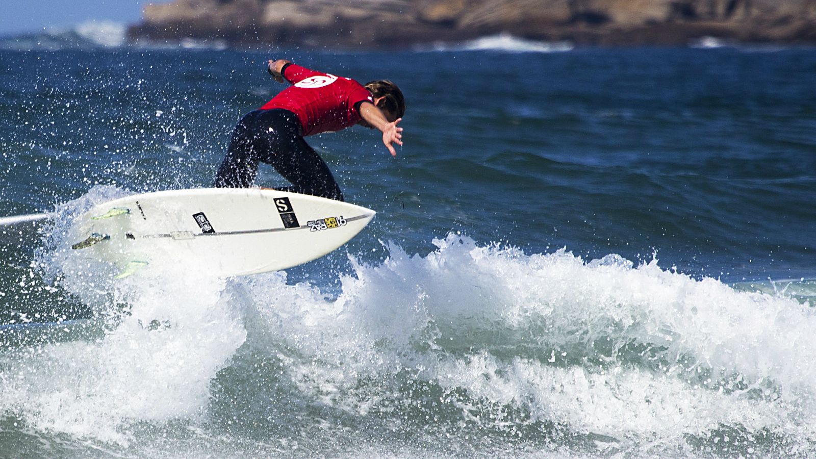 Victorias de Bonomelli y Suárez en el Festival Escuela Cántabra de Surf | Ver
