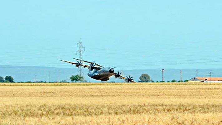 Telediario 1 - Salen a la luz fotografías inéditas utilizadas en la investigación judicial del accidente de un Airbus militar en Sevilla