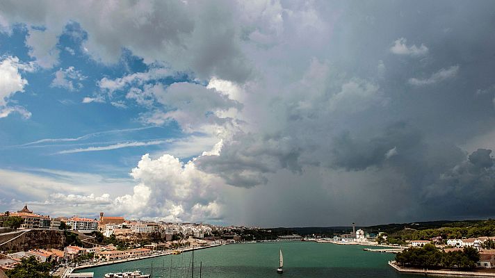 El tiempo - Chubascos y tormentas localmente fuertes y persistentes en el sudeste peninsular y Melilla