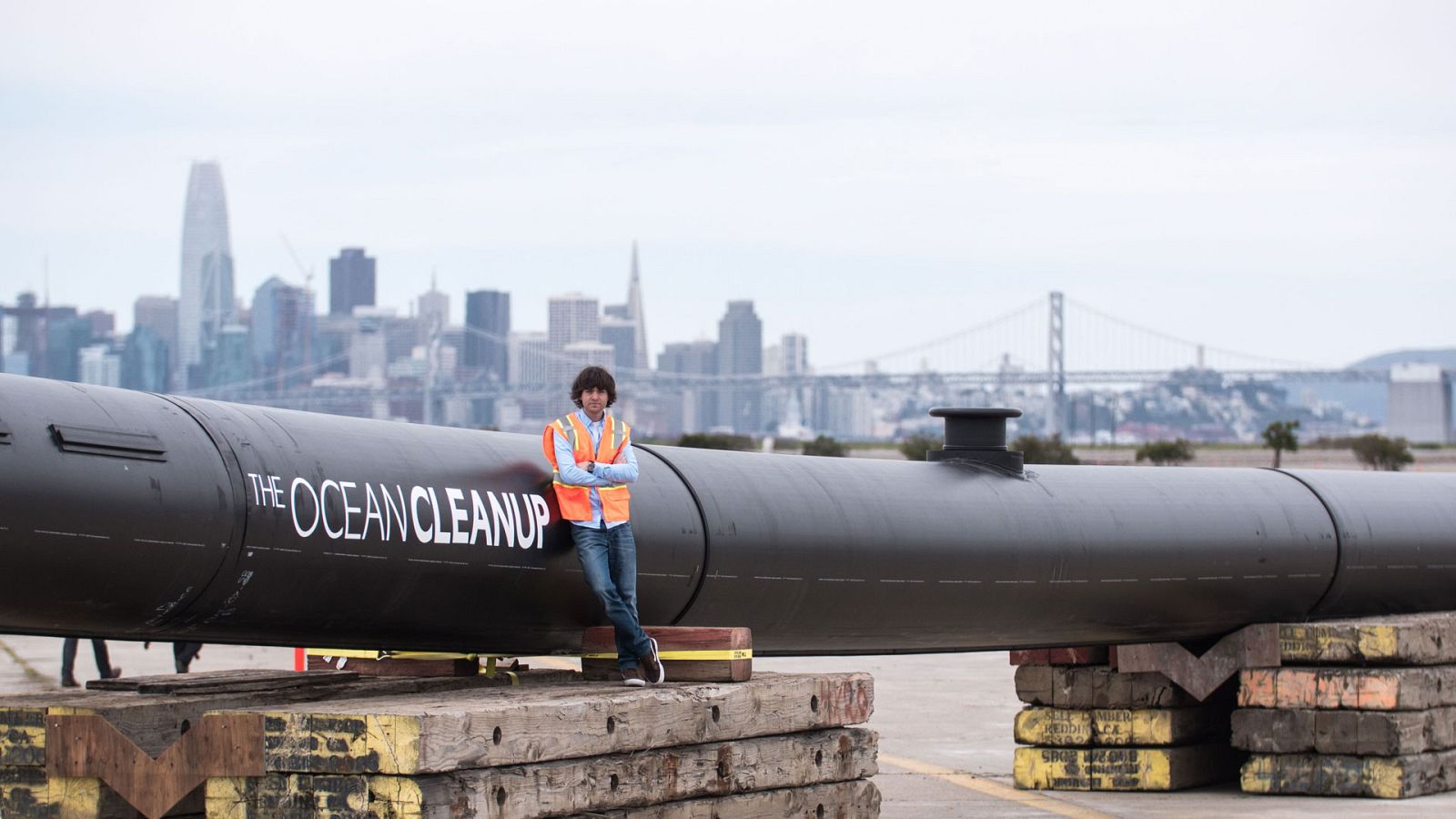 Prueba final para el gigantesco atrapa basura Ocean Cleanup | Ver