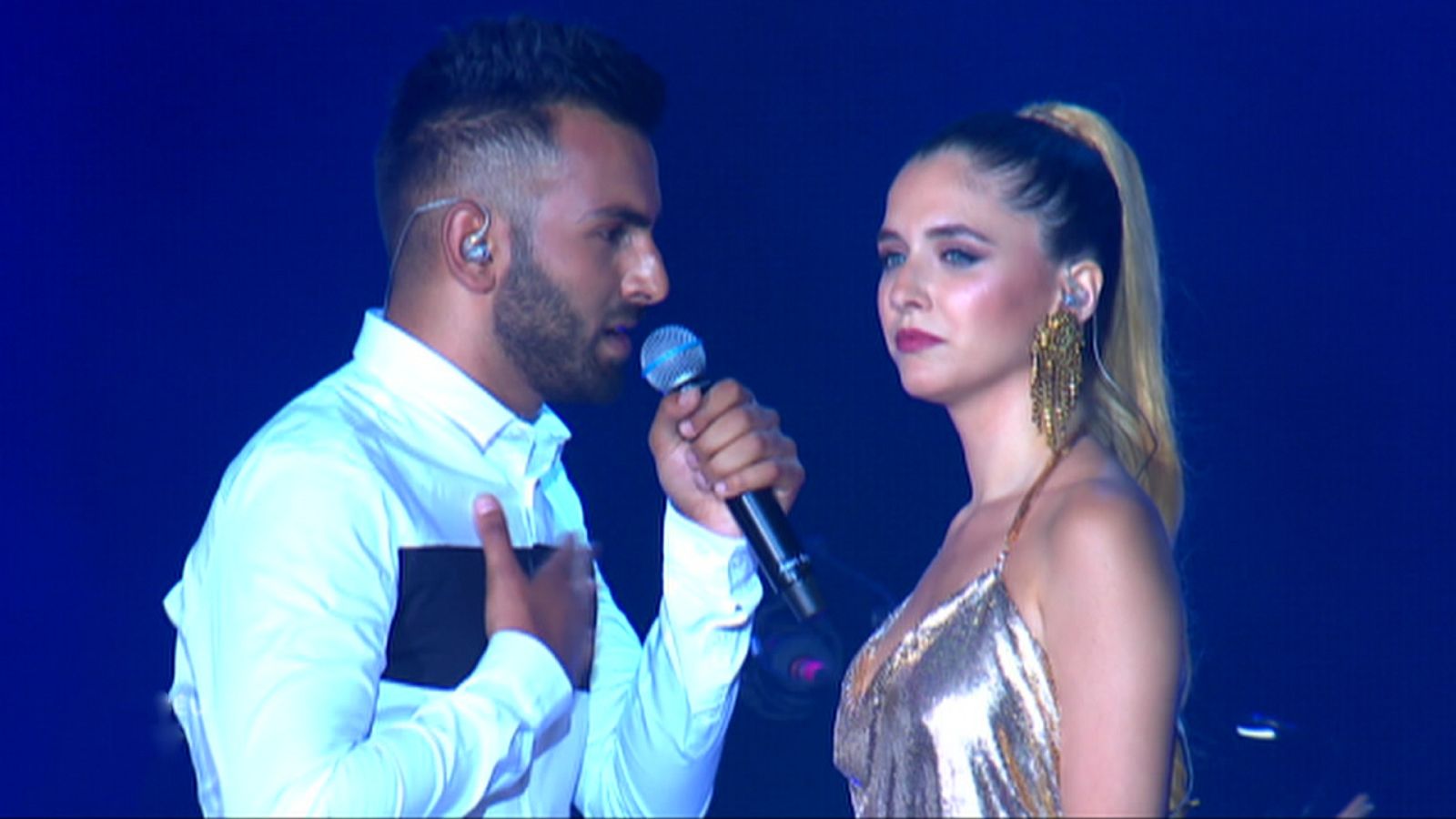 OT Bernabéu - Mireya y Juan Antonio cantan '¡Corre!'