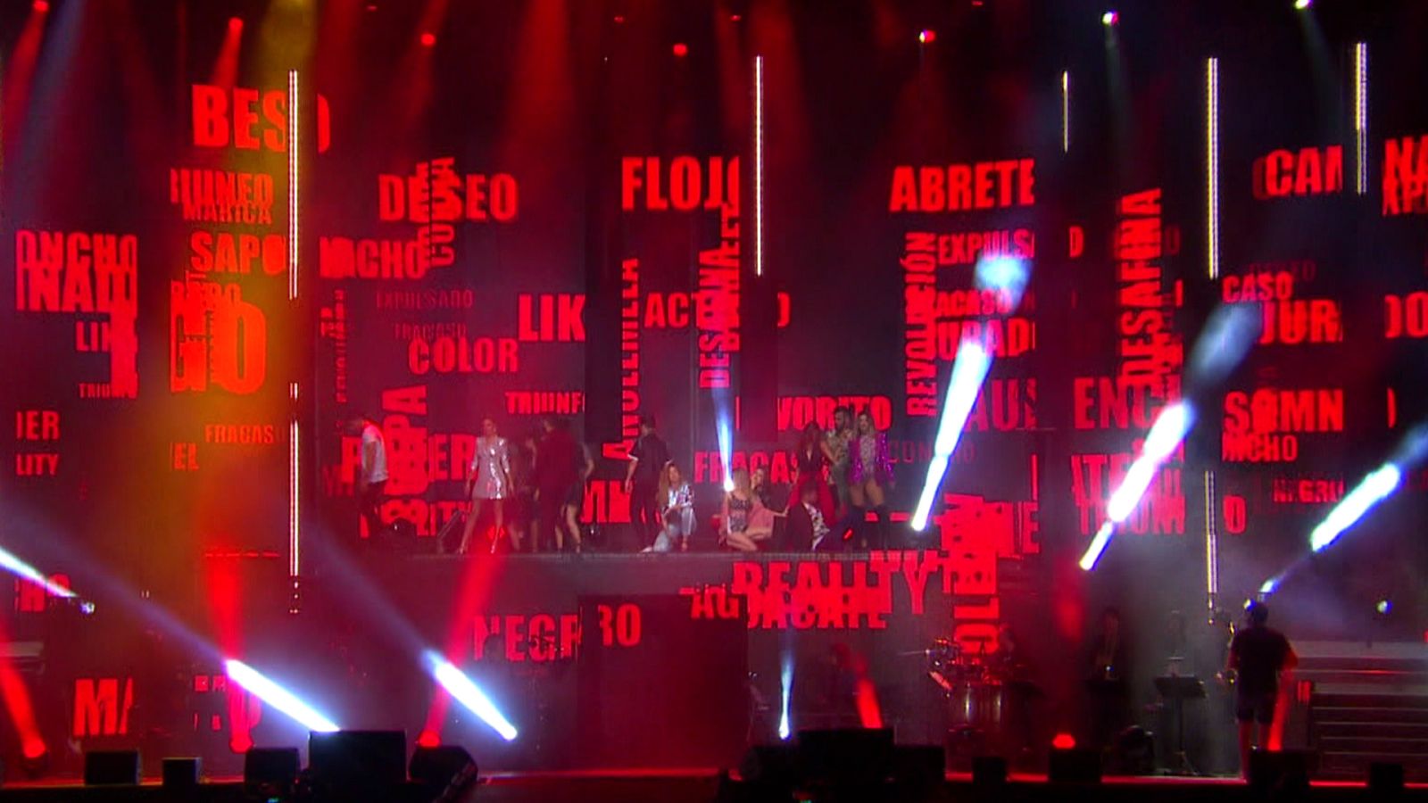 OT Bernabéu - OT 2017 canta 'A quién le importa'