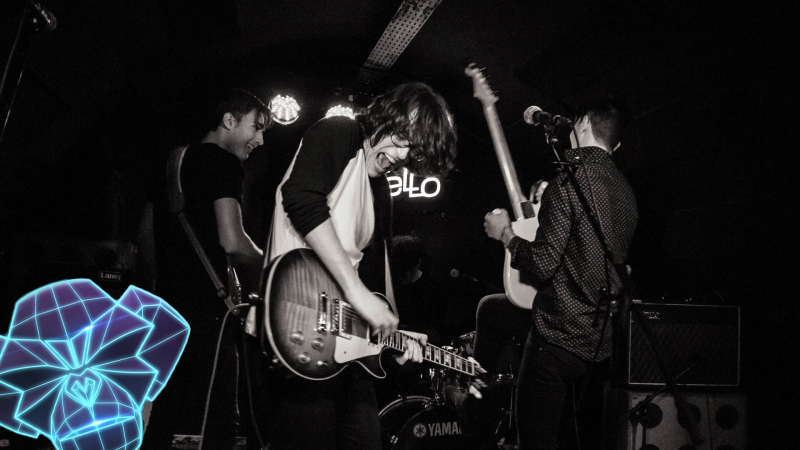 Bajo la red - Videoclip del tema principal de la serie, de Naranja - Bajo la red | Ver