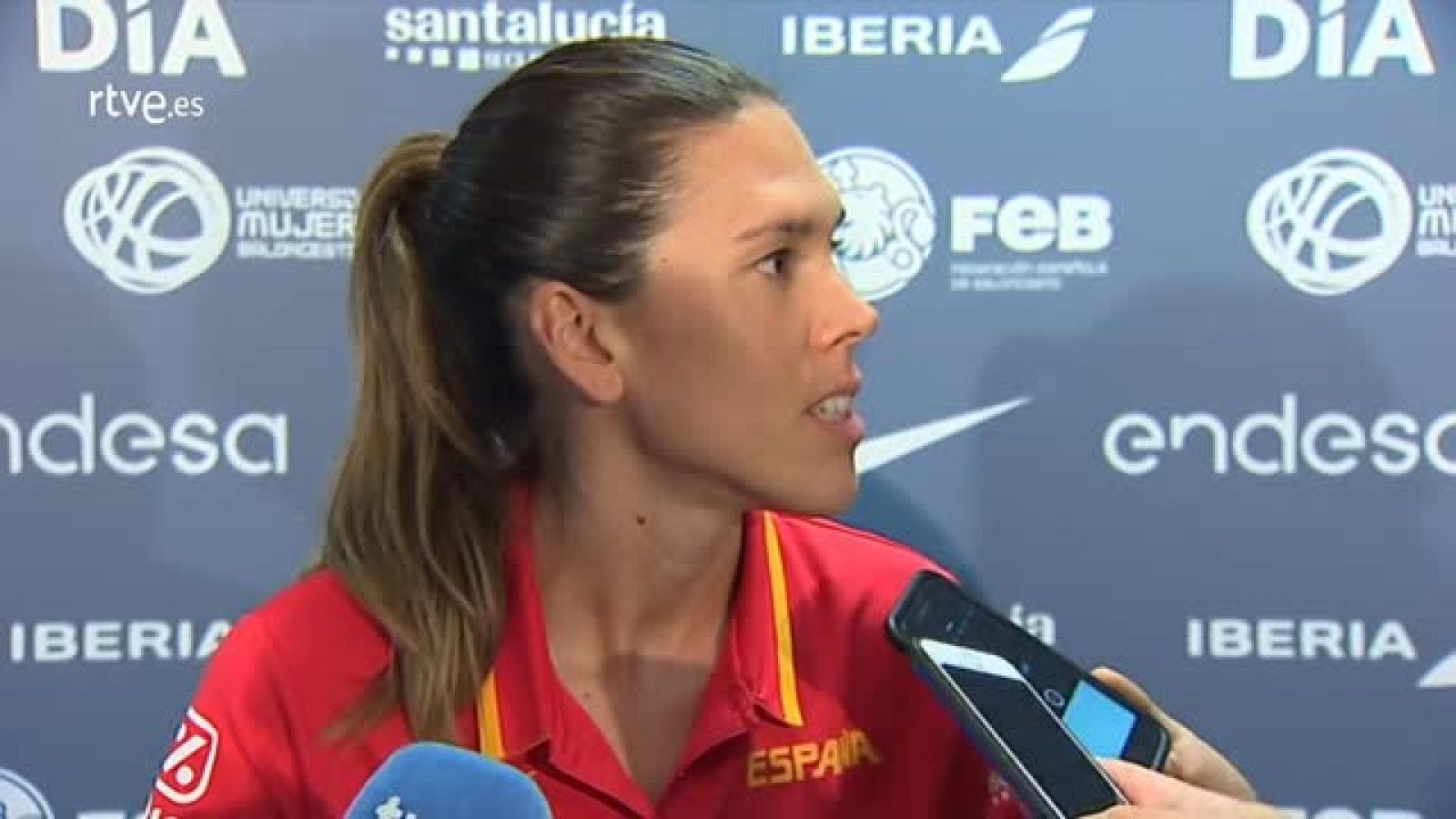 Anna Cruz: "Sentimos presión por recibir el premio al trabajo de mucha gente" - Baloncesto en RTVE | Ver