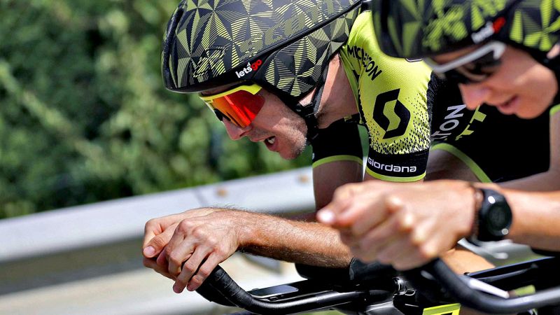 La 73 edición de la Vuelta ciclista a España recalará este martes en Cantabria con una contrarreloj que une las localidades cántabras de Santillana del Mar y Torrelavega.