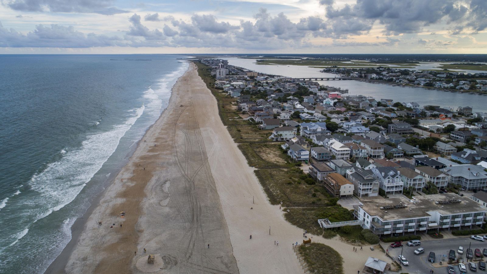 Un millón de personas obligadas a evacuar en EE.UU. ante la llegada del huracán Florence | Ver