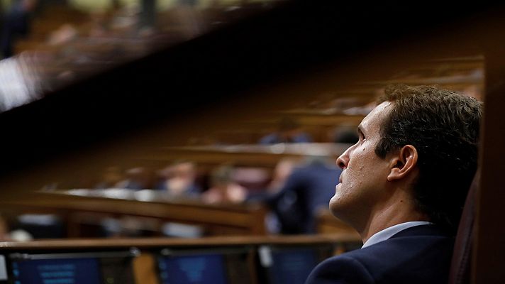 Telediario 1 - El PSOE insta a Casado a dimitir después de que Rivera exigiera publicar la tesis de Sánchez