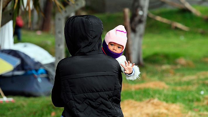 Telediario 1 - Los 'caminantes de los pies rotos': así es el éxodo venezolano bajo el frío de Tunja
