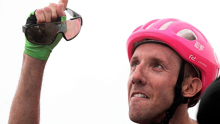 Telediario 1 - Vuelta 2018 | Emotiva victoria de Michael Woods con dedicatoria