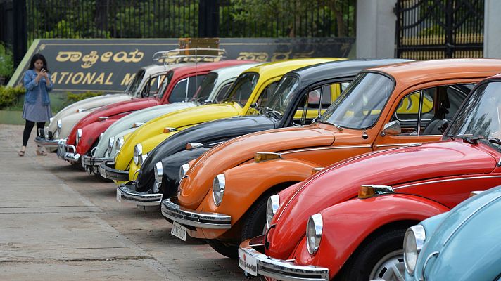 Telediario 1 - Volkswagen dejará de fabricar el emblemático escarabajo en 2019