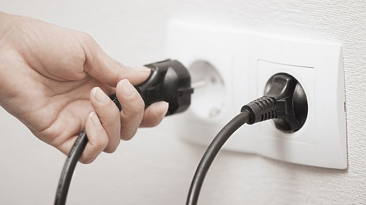 Telediario 1 - Solo el 25% de los posibles beneficiarios del bono social eléctrico lo ha solicitado a un mes de que expire el plazo