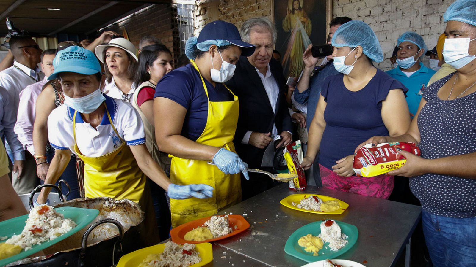 Almagro visita la ciudad fronteriza de Cúcuta (Colombia) para ver sobre el terreno la situación de miles de migrantes venezolanos. - Informativo 24h | Ver